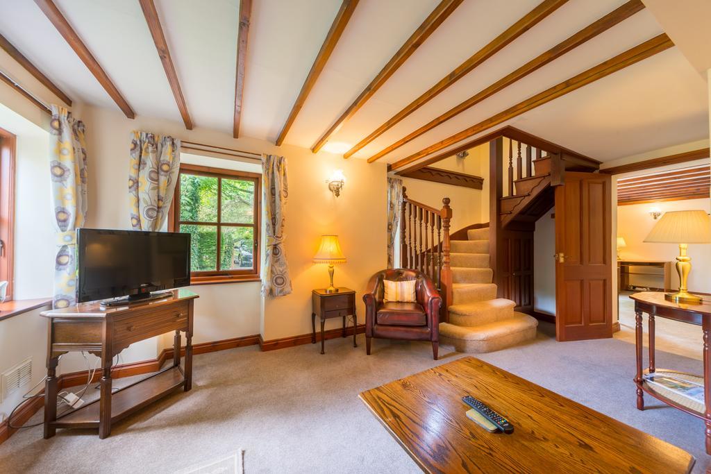 Glen-Yr-Afon House Hotel Usk Esterno foto